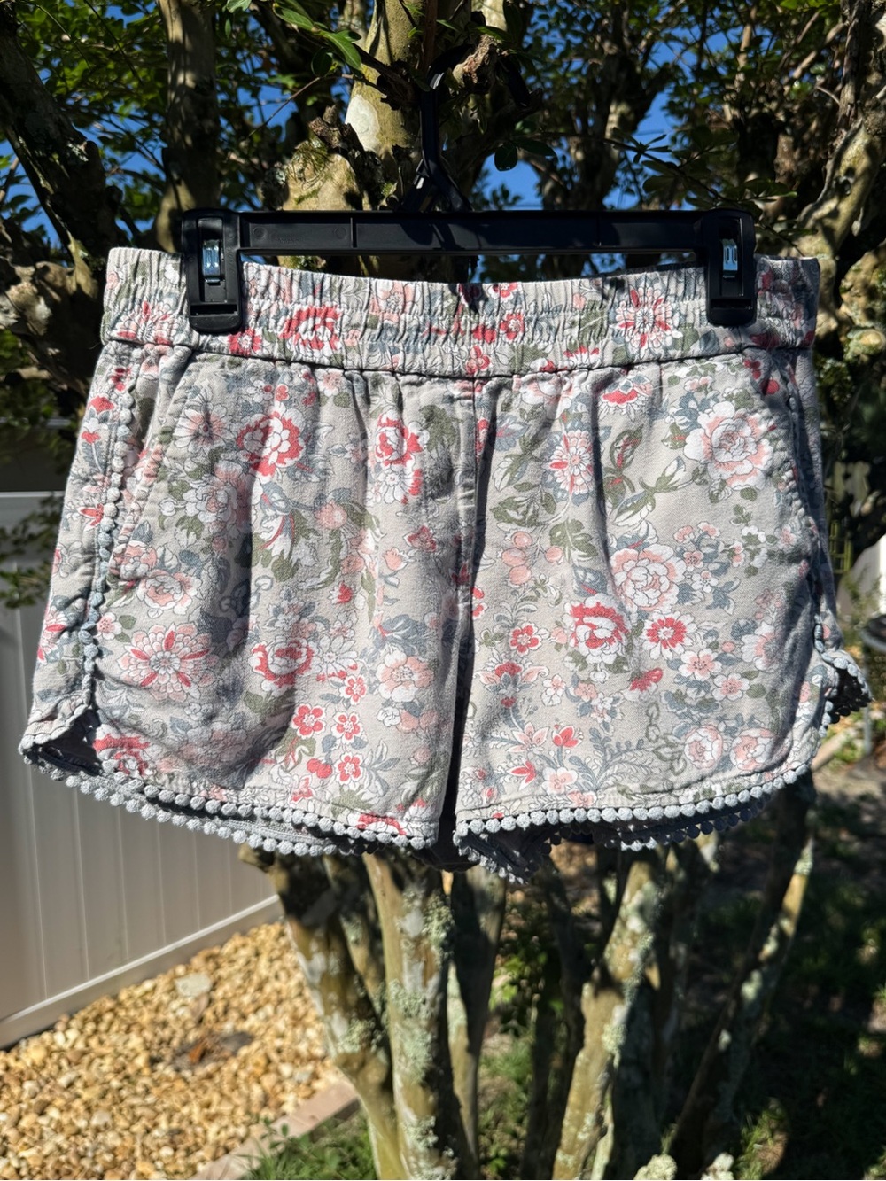 LOFT Outlet Floral Pom Trim Lounge Shorts Size Medium